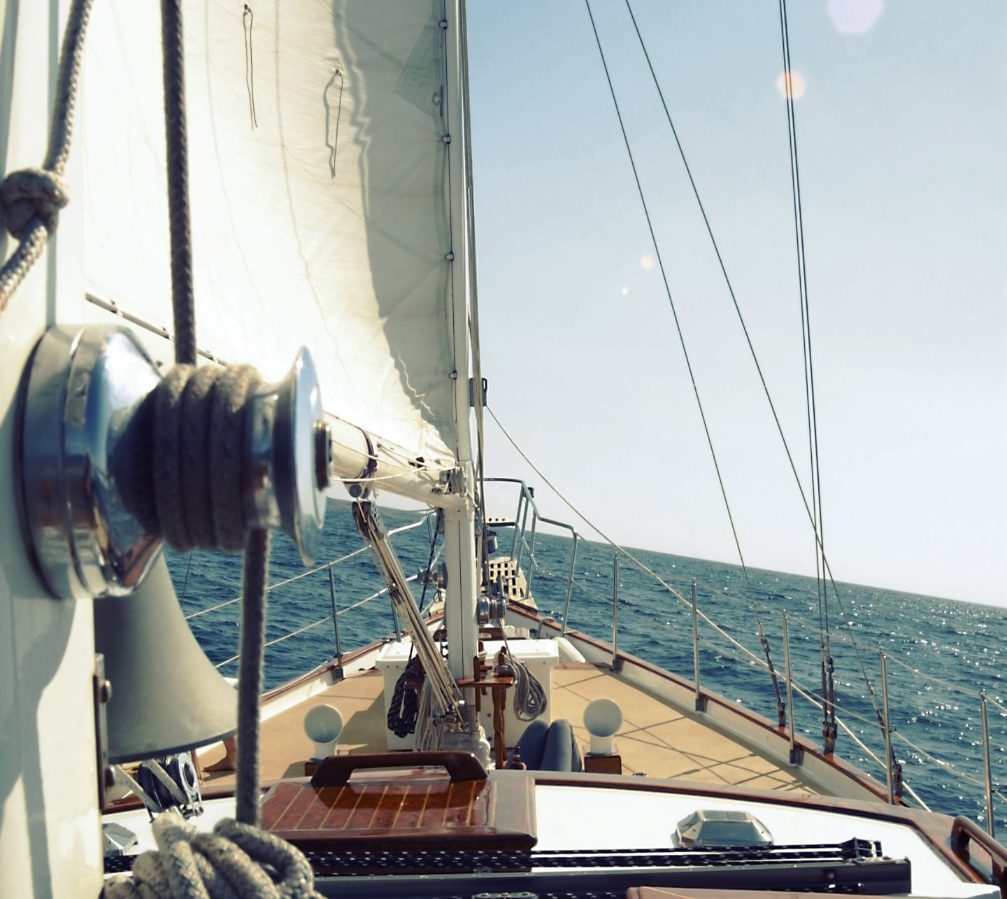 Das Team eines Unternehmen braucht genauso wie eine Mannschaft an Board Verständnis füreinander und nachhaltigen Teamerfolg